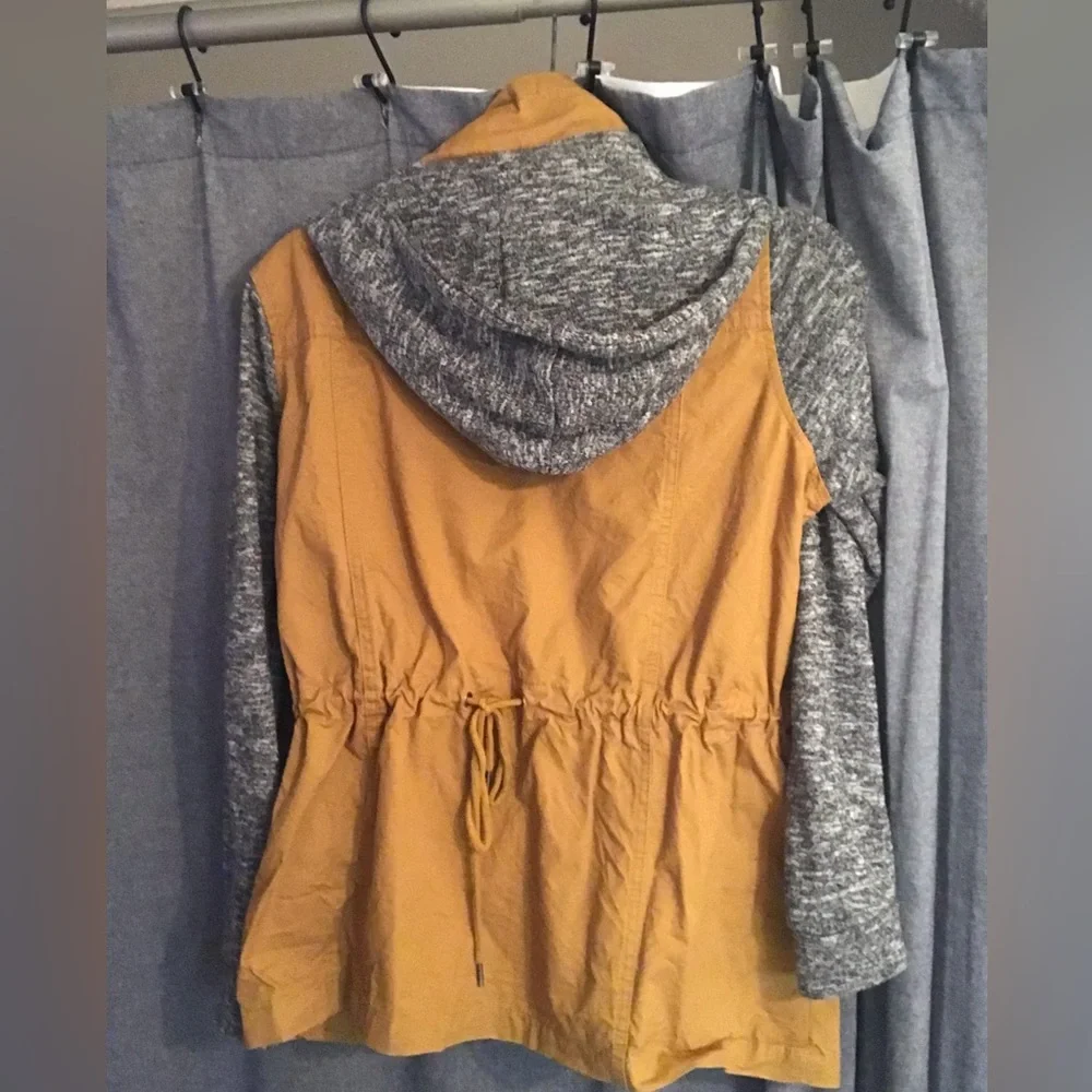 Love Tree Lightweight Drawstring Waist Jacket - Picture 5 of 13